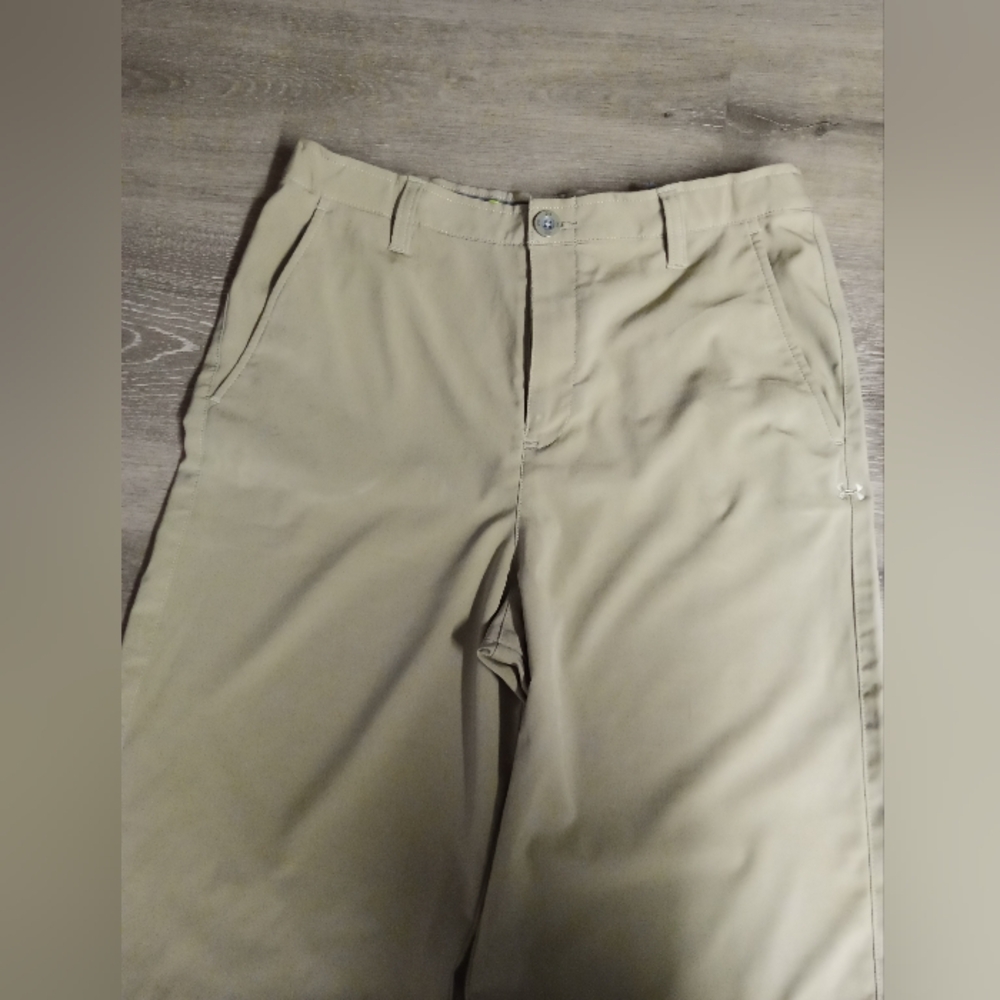 Brand new Under Armour khaki shorts